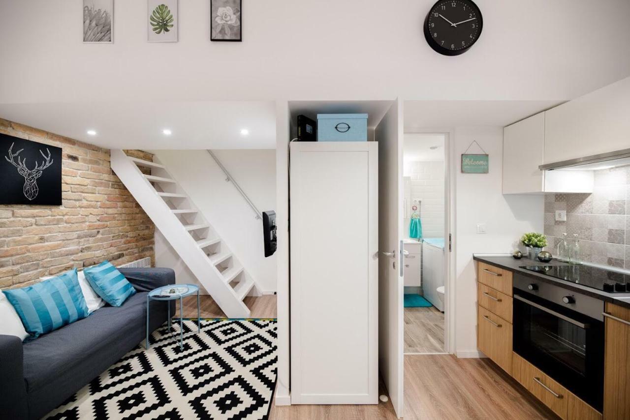 Puskin Apartment *